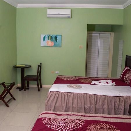 Donway, A Jamaican Style Village Бухта Монтего Экстерьер фото